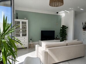 Smart TV - Cozy apartment with terrace surrounded by greenery (Bienenbüttel)
