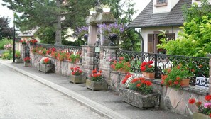 المنطقة المحيطة بالمنشأة