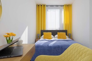 1 bedroom, desk, iron/ironing board, travel cot - Cozy Apartment | Air Conditioning and Workspace (Warszawa)