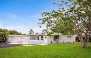 Exterior - Beautiful house in Bonita Springs for relaxing stays, 5 minutes from downtown!!! (Bonita Springs)