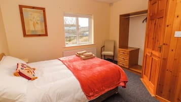 4 bedrooms, individually decorated, individually furnished, free WiFi
