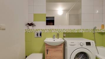 Apartment | Bathroom