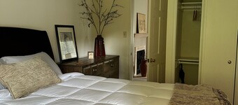 Serene 1-bedroom apartment in charming Upper Glenview perfect for your stay.