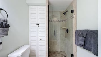 Condo, 1 Queen Bed with Sofa bed (Harbor House 26) | Bathroom