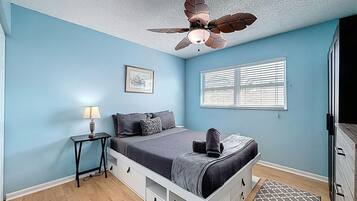 Condo, 1 Queen Bed with Sofa bed (Harbor House 26) | 1 bedroom