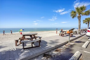 คอนโด, เตียงควีนไซส์ 1 เตียง และโซฟาเบด (Harbor House 26) | รับประทานอาหารกลางแจ้ง