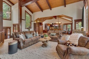 Living area - King's View Lodge - Lakeview (Incline Village)