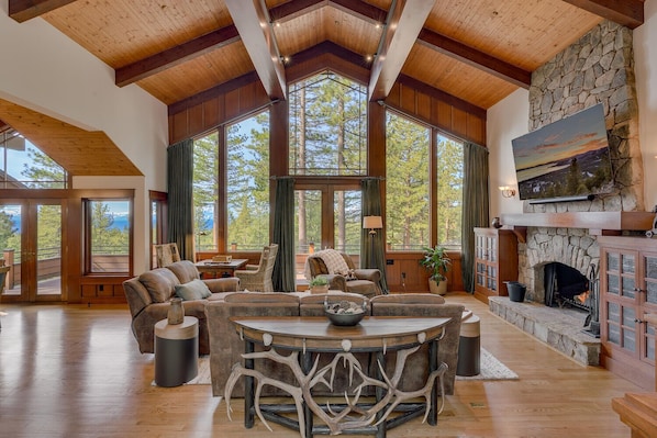 Living area - King's View Lodge - Lakeview (Incline Village)