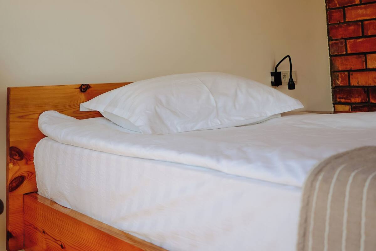 Classic Single Room, Mountain View | WiFi (free)