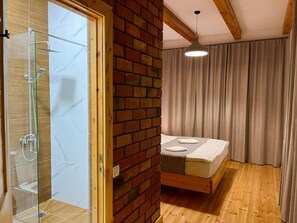 Chambre Double Familiale, vue montagne