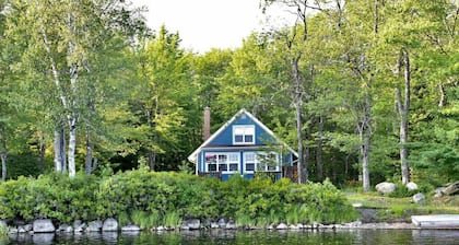 Lakefront Retreat - Idyle Acre - East Lake NS