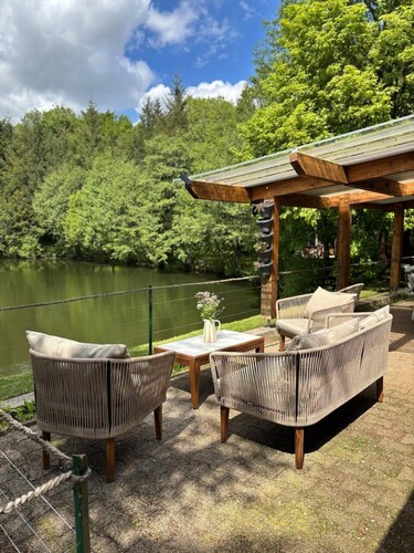 Chalet et étang, exclusivement pour vous privée.