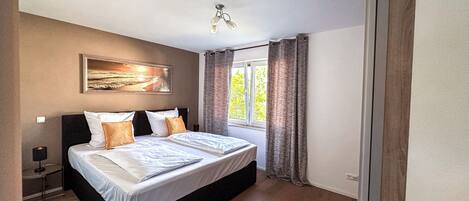 3 Schlafzimmer, BĂŒgeleisen/BĂŒgelbrett, WLAN, BettwĂ€sche