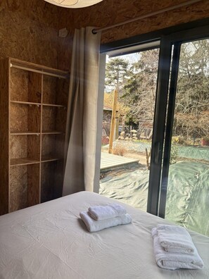 Room - Charming eco-lodge in the heart of a wooded area (Enval)