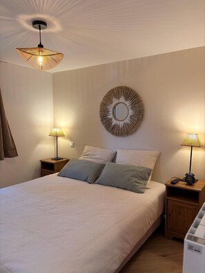 Room - Cottage with sauna & Nordic bath—view of the pond (Loubeyrat)