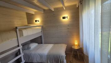 2 sovrum, strykjärn/strykbräda och internet