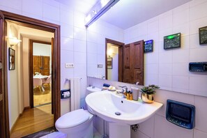 Shower, hair dryer, bidet, towels - "4Bedroom in Center "200 Mq Penthouse View Florence (Firenze)
