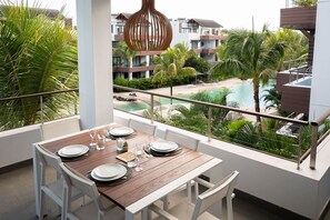 Outdoor dining - To complete (Trou-aux-Biches)