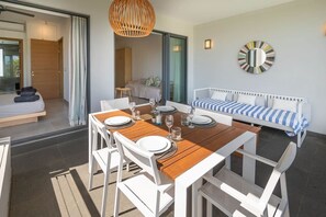 Dining - To complete (Trou-aux-Biches)