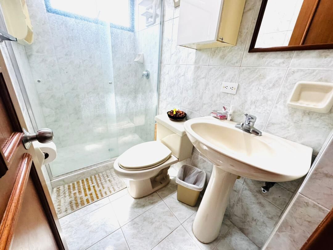 Handtücher, Seife, Toilettenpapier