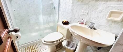HandtĂŒcher, Seife, Toilettenpapier