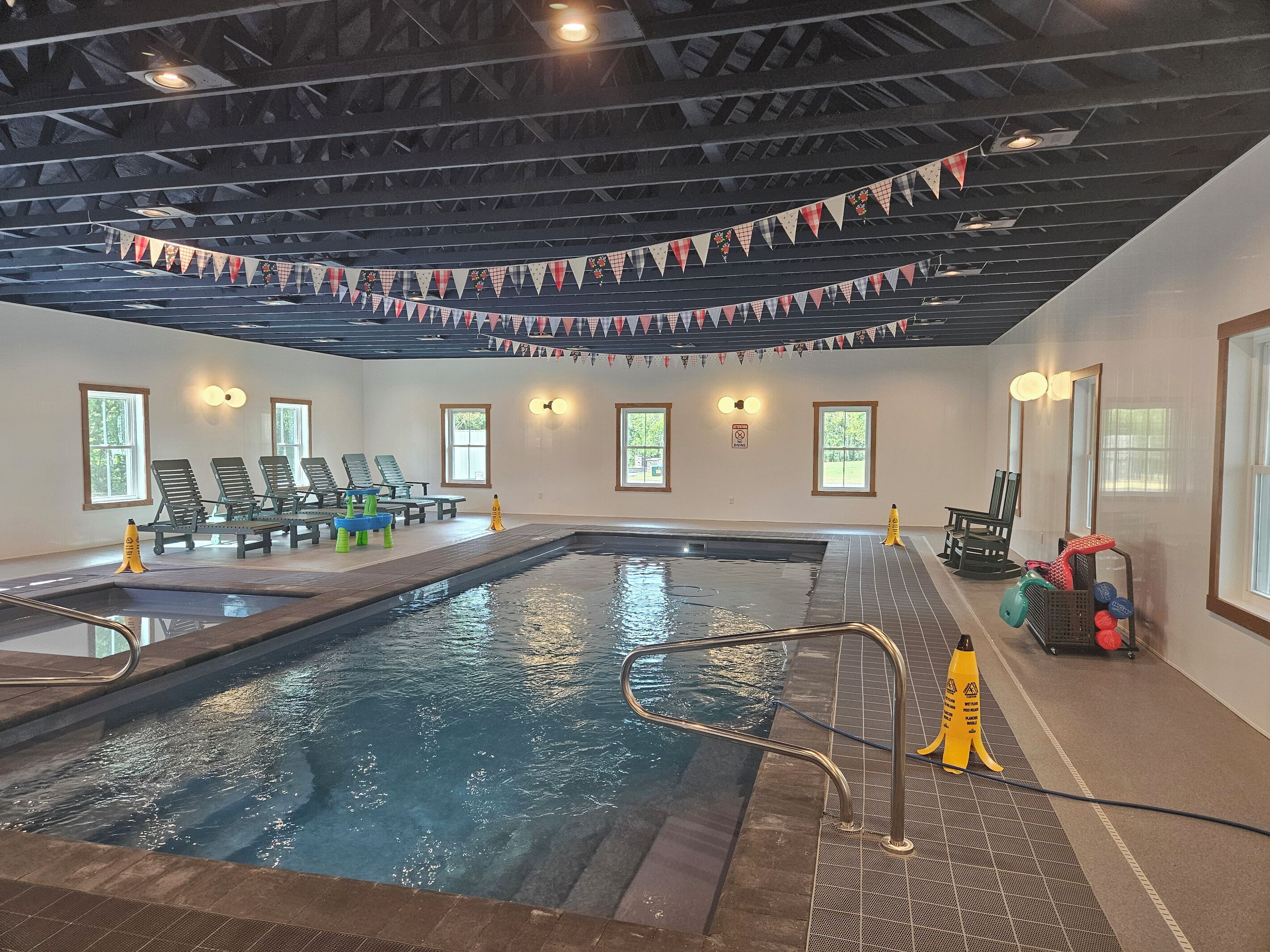 Indendørs pool, opvarmet pool