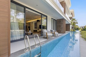 Pool - Private Pool/ 200 m to the Beach Design Apartment (Choeng Thale)