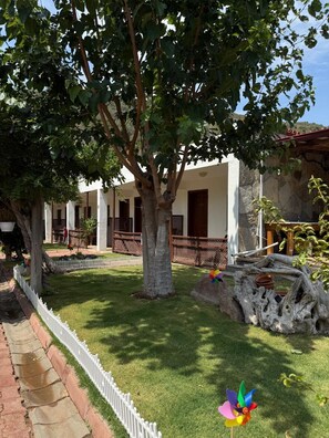 Standard Double Room, Patio, Garden View | Property grounds - Villa Del Mar  (canakkale)