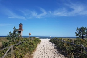 Beach - Holiday home with fireplace and large terrace (Kopalino)