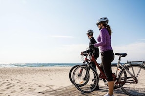 Beach - Holiday home with a fireplace and a large terrace (Kopalino)