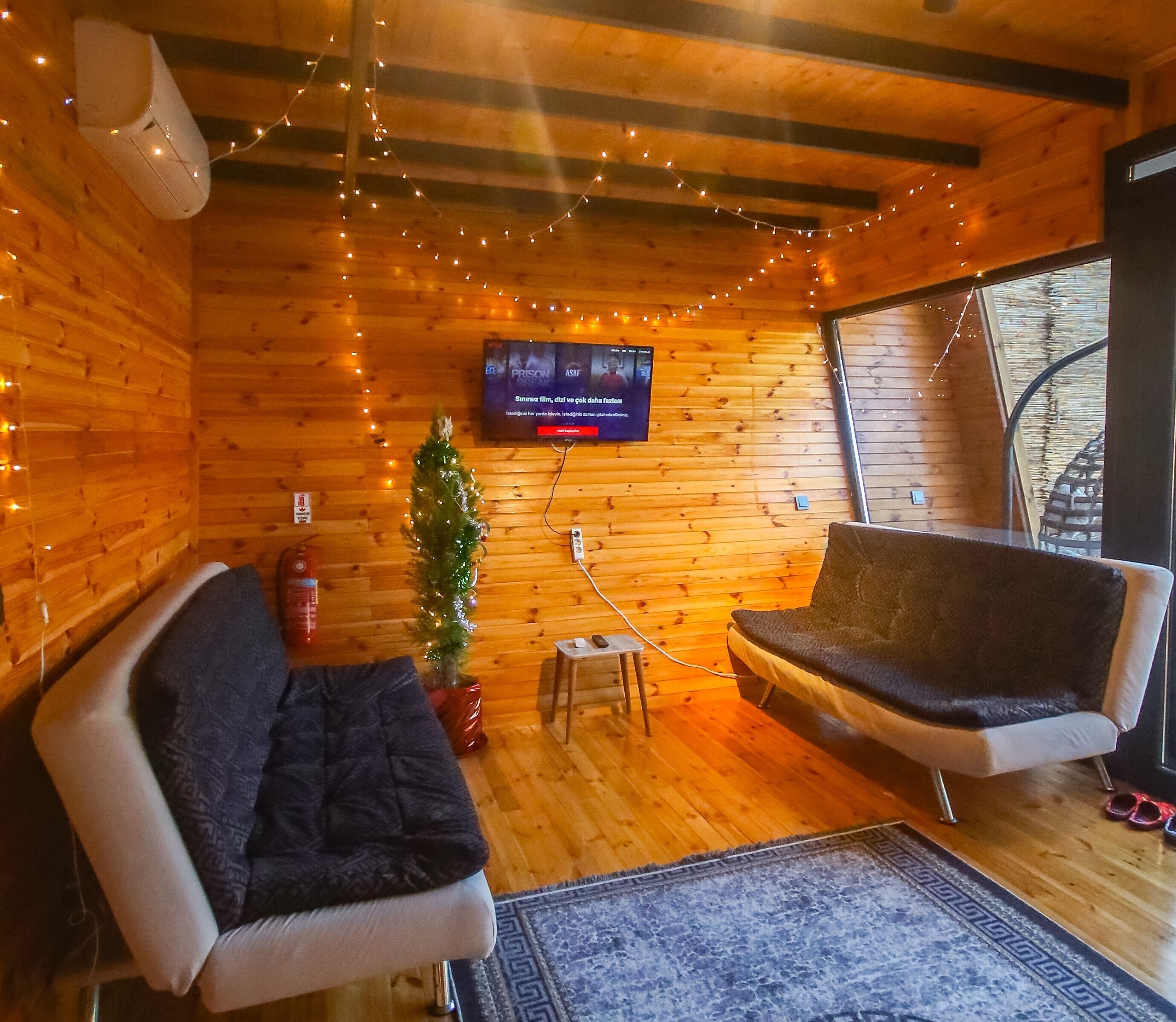 Superior Bungalow, Mountain View | Living area