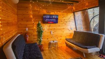 Superior Bungalow, Mountain View | Living area