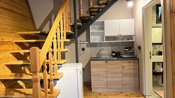 Economy Bungalow, Balcony, Hill View | Interior