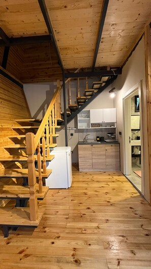 Economy Bungalow, Balcony, Hill View | Interior - Tina Bungalov (Sapanca)