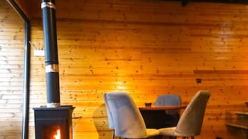 Superior Bungalow, Mountain View | Interior