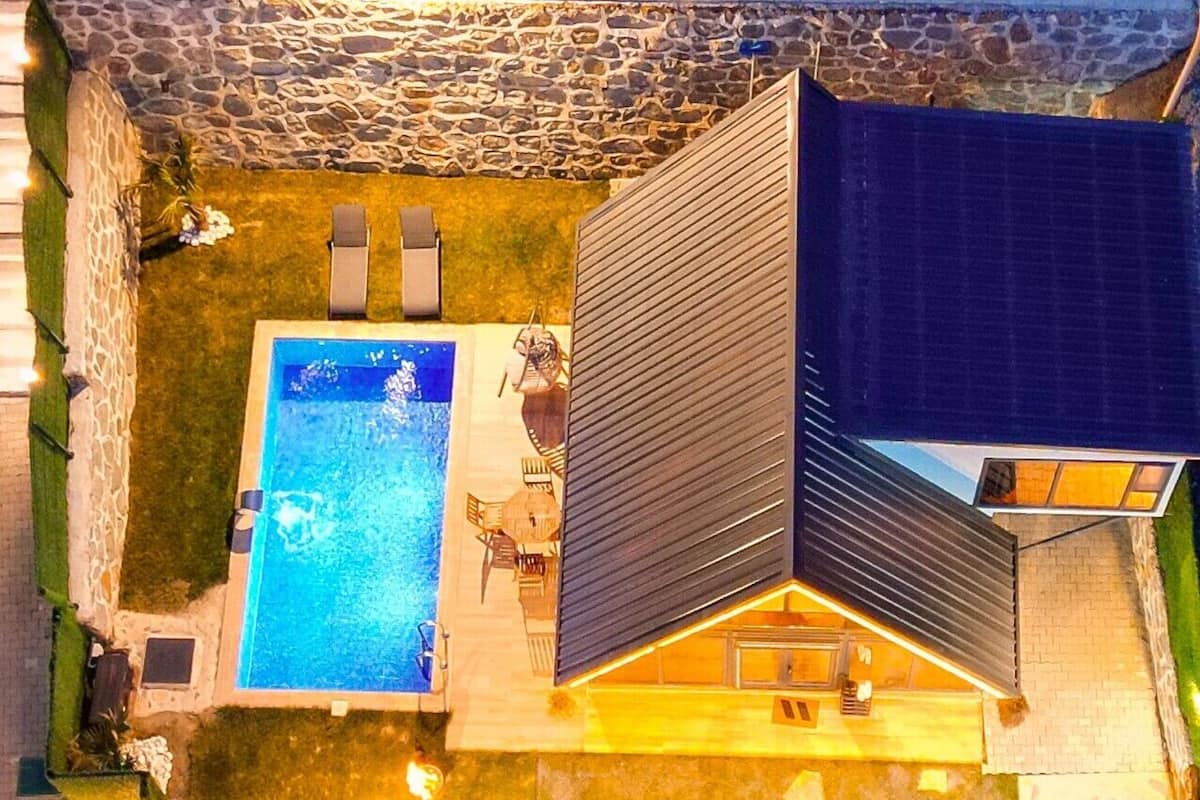 Deluxe-bungalow, näköala puutarhaan | Uima-allas