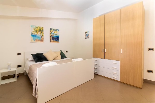 Chambre Confort Double ou avec lits jumeaux, balcon, vue ville