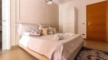 Chambre Double Deluxe, vue ville | Coffres-forts dans les chambres, Wi-Fi gratuit