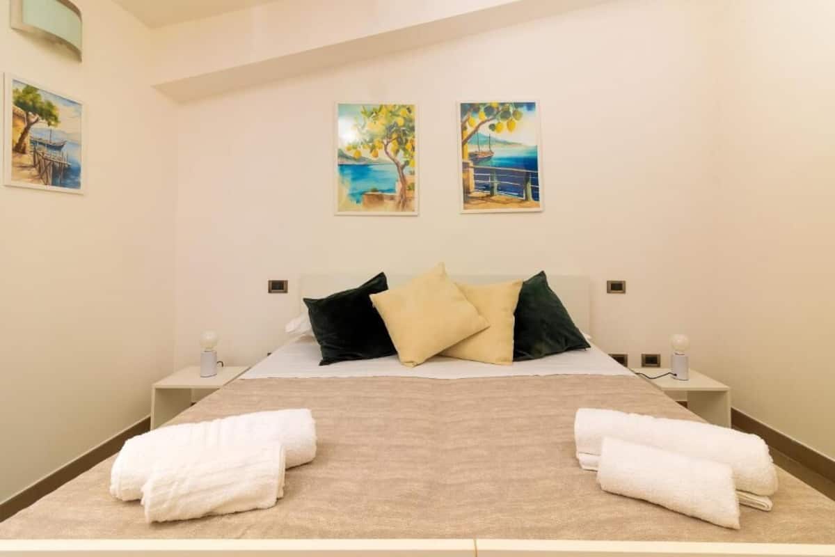 Habitación Confort con 1 cama doble o 2 individuales, balcón, vistas a la ciudad