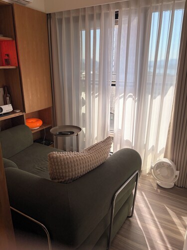 Luxury Sunset River View / Quiet & Convenient / Ximen / Monthly Rentals