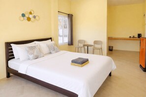 Standard Double Room, Balcony, Garden View | Free WiFi - Koniix Garden Cottage Ko Sichang (Ko Sichang)