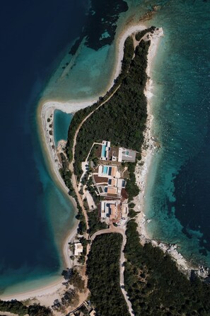 Beach nearby - PHÂRUS Meganisi | Boutique Villa with Private Pool & Sea View (Lefkada)