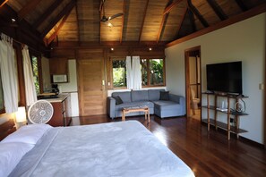1 bedroom, iron/ironing board, Internet, bed sheets - Jungle Canopy Bungalow at Taru Rentals (Montezuma)