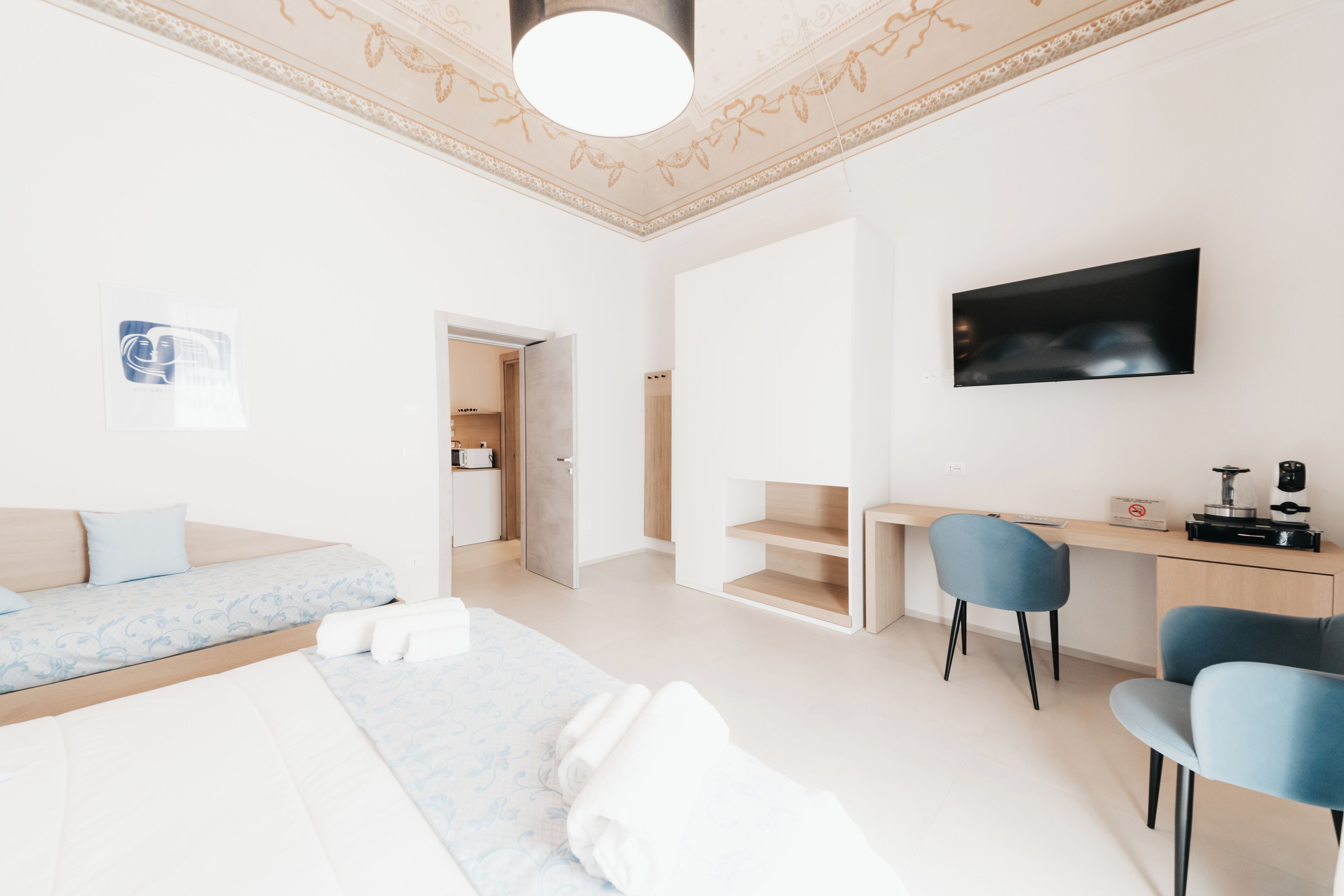 Suite – superior, byutsikt | Sengetøy av topp kvalitet, dundyner, minibar og safe på rommet
