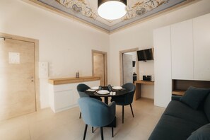 Superior Suite, City View | Living area - Sirenuse Suites Boutique ApartHotel RTA (Taranto)