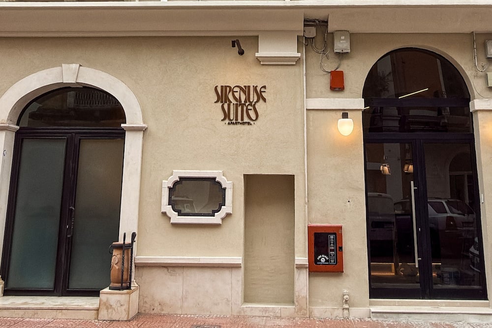 Sirenuse Suites Boutique ApartHotel RTA