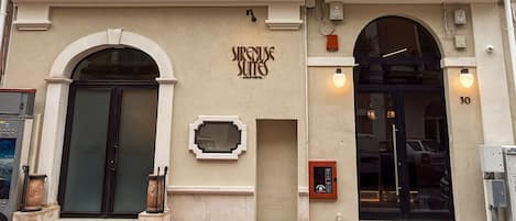 Fachada de la propiedad