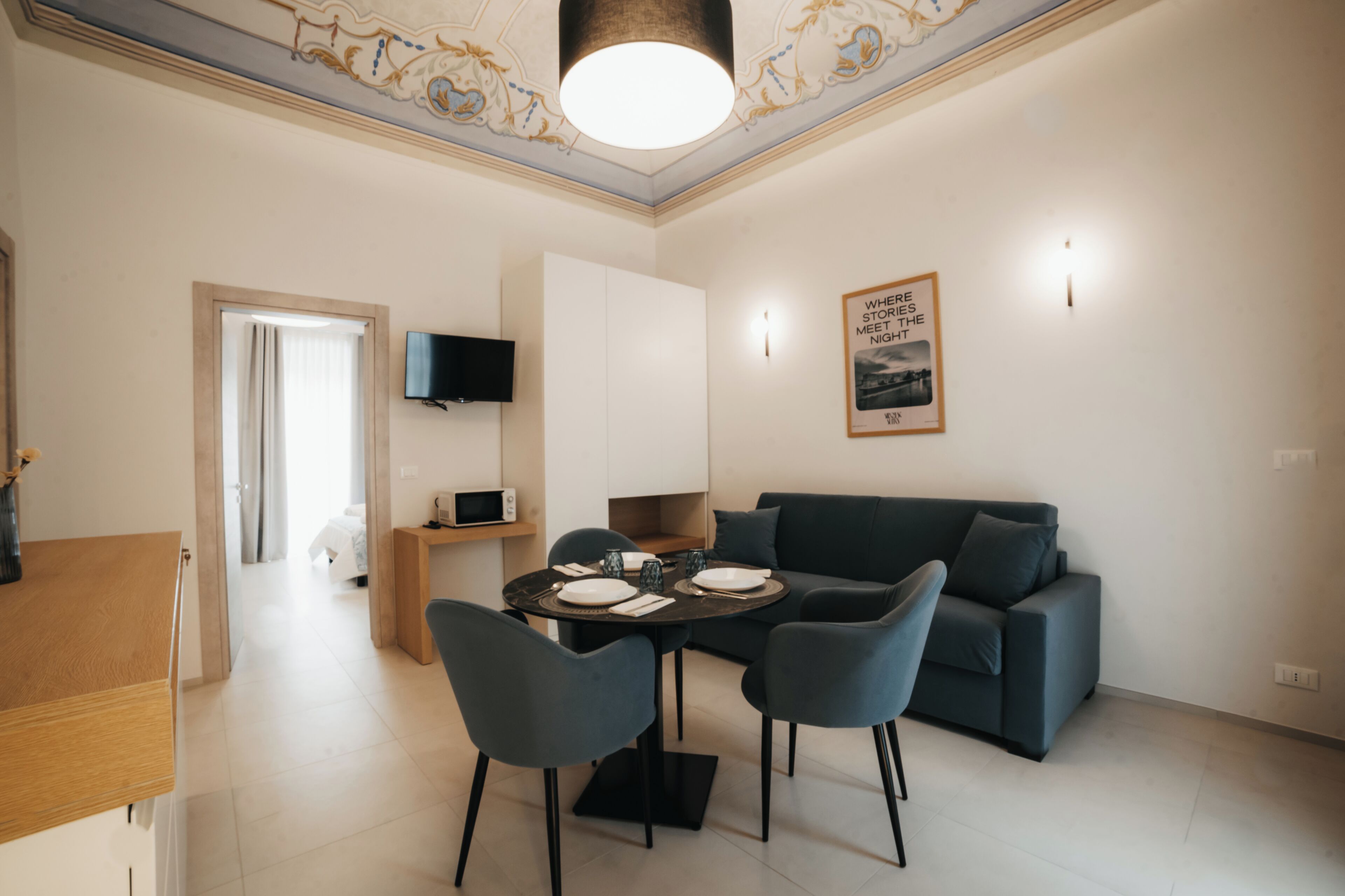 Superior Suite, City View | Living area