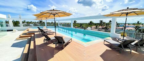 Outdoor pool, sun loungers