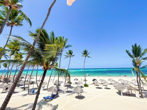 Accommodatie ligt op het strand, wit zand, massage op het strand